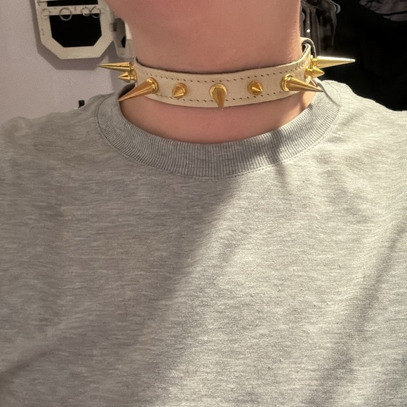 Brand new ✨🍯Honey dust🍯✨ pieces from elmboldxnthepeople - (choker/cuff) - Picture 8 of 9